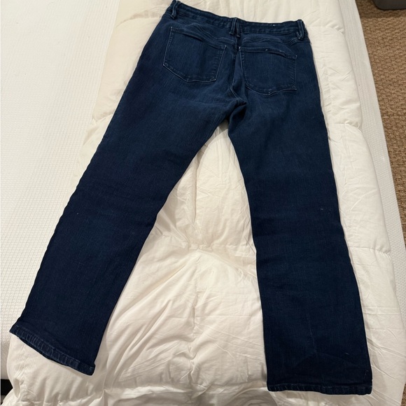 Good American Good Legs Straight Jeans - Picture 4 of 5